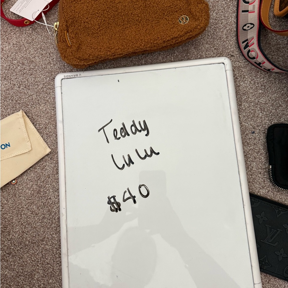 Teddy lululemon crossbody